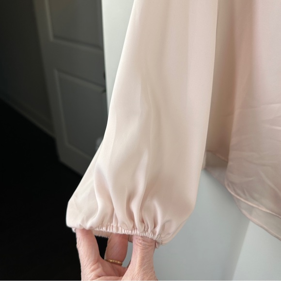 Maette Stella & Dot Pale Pink Studded V Neck Size Small Classic Business Dainty - Picture 6 of 8